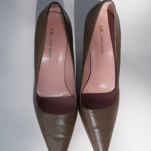 Anne Klein Size 9M Foe Snakeskin High Heel Pumps - Picture 3 of 5